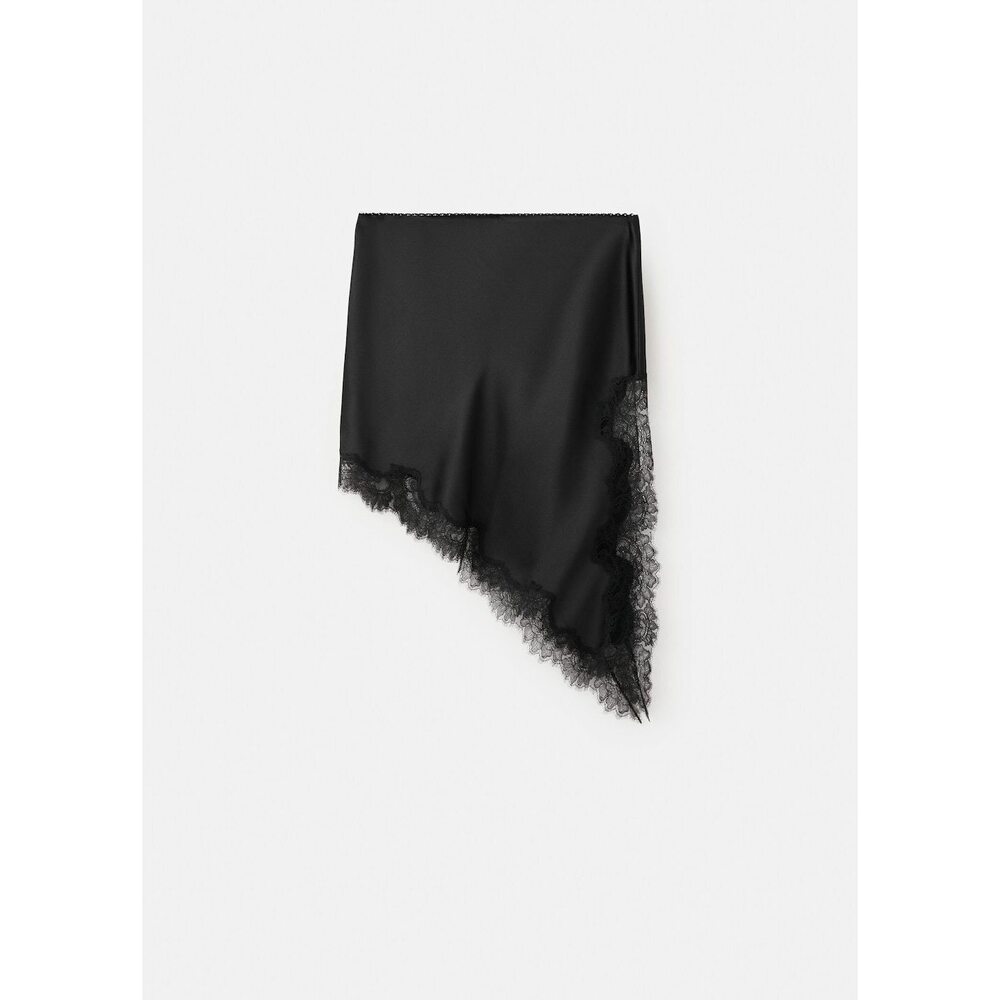 Satin asymmetrical short skirt with lace